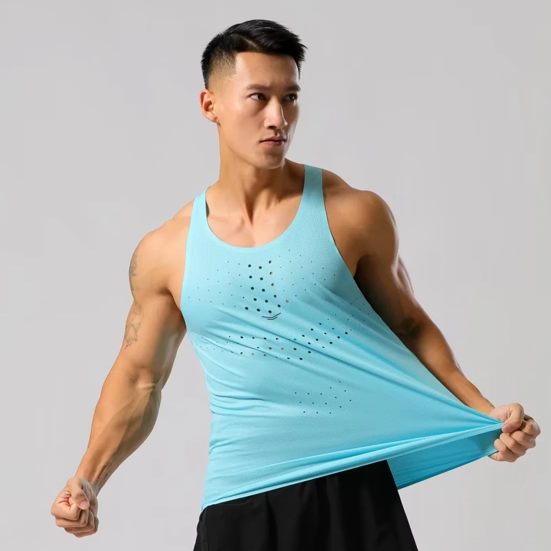 メンズ軽量ランニングベストトップス マラソン アウトドアスポ - Sleeveless Undershirt のレビューと価格